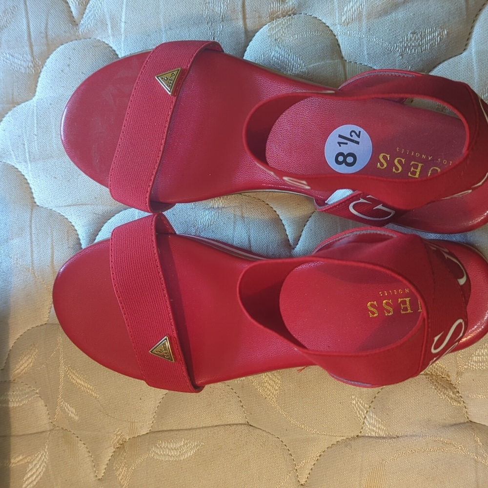 Guess Platform Sandal 8.5